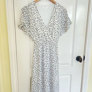 NWOT Sienna Sky Ditsy Floral Dress